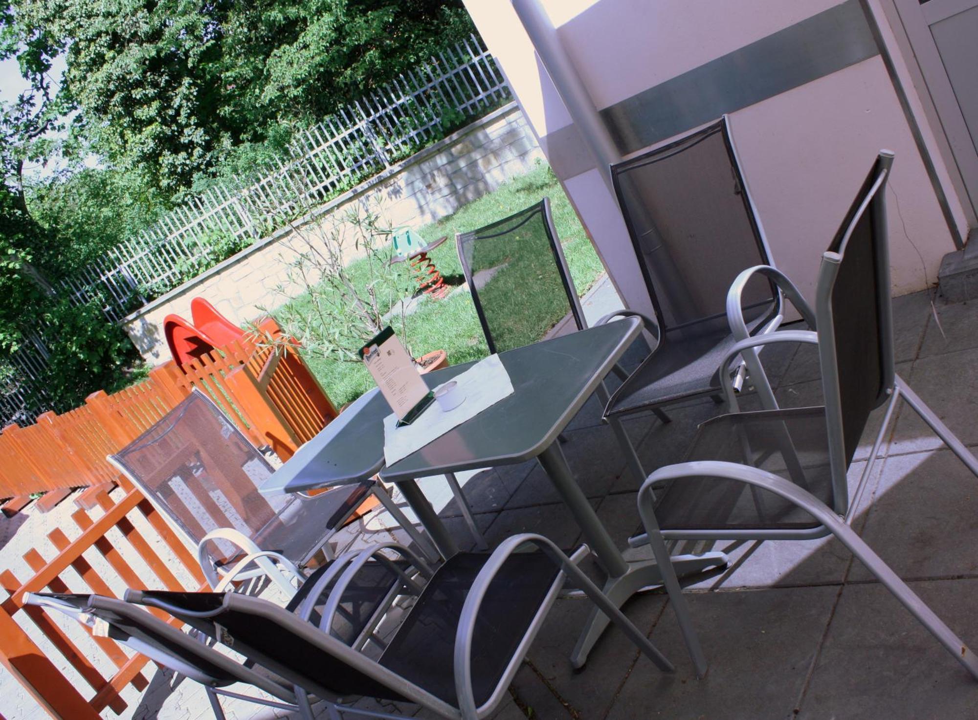 חרודים Penzion A Caferestaurant U Lavky מראה חיצוני תמונה